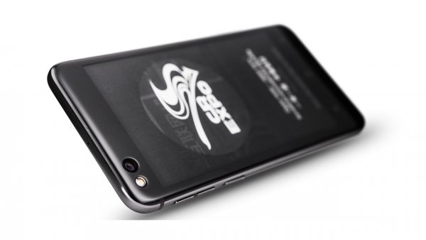 Официально представлен Yota 3+ с двумя экранами и российским ПО Официально представлен Yota 3+ с двумя экранами и российским ПО